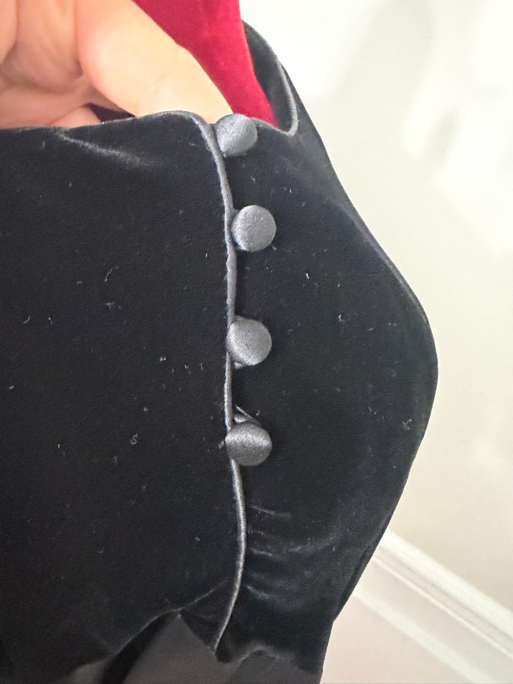 Vintage 1980-1990 Levante black velvet and satin evening blouse. - Picture 5 of 8